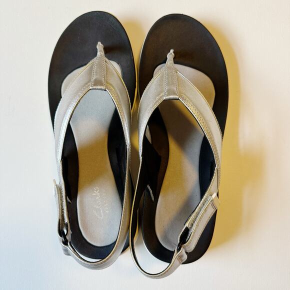 Clarks Silver Flip Flop Sandals with Strap Women's Size 9 - Picture 4 of 9